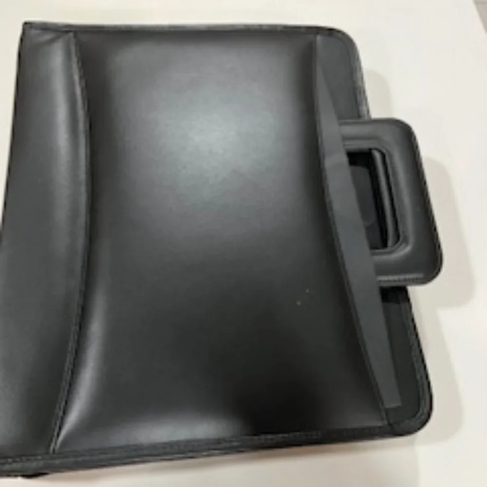 Winn International Leather Portfolio Black